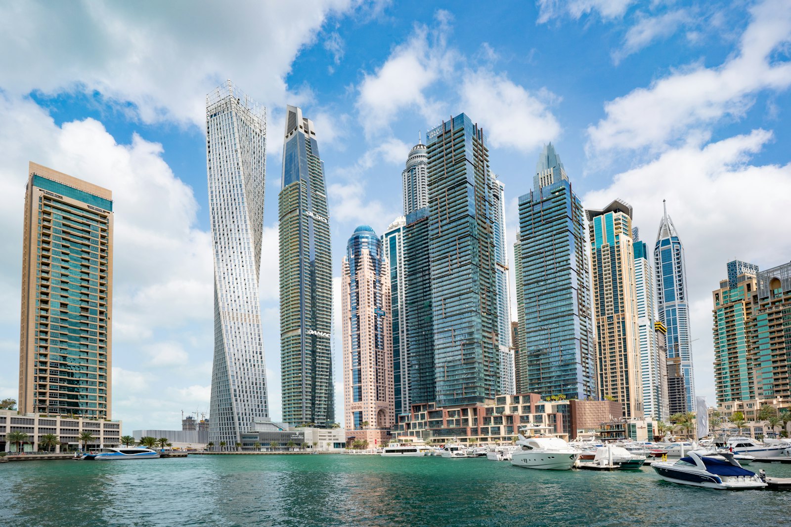 Dubai Marina holiday homes and short-term rental apartments